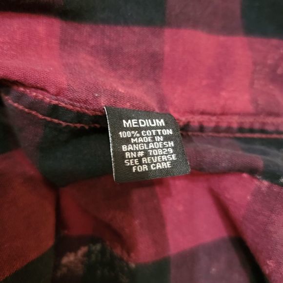 Carbon Classic fit men's button down shirt  black and red distressed look medium - Picture 5 of 6